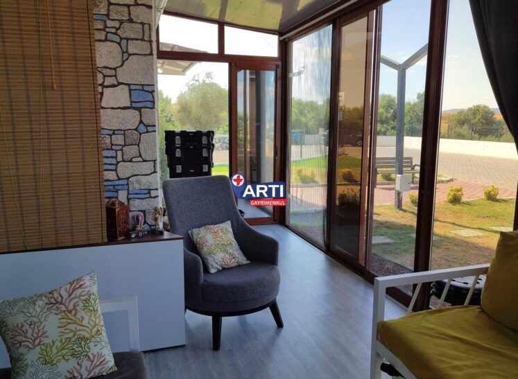 ARTI GAYRIMENKUL’DEN KORUKENT SİTESİNDE EŞYALI SATILIK 1+1