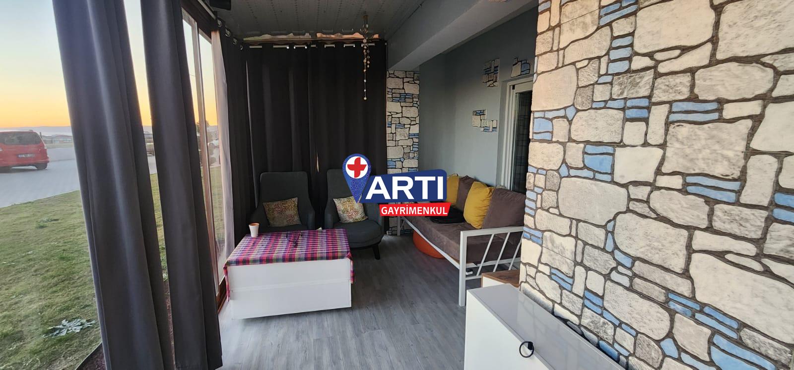 ARTI GAYRIMENKUL’DEN KORUKENT SİTESİNDE EŞYALI SATILIK 1+1