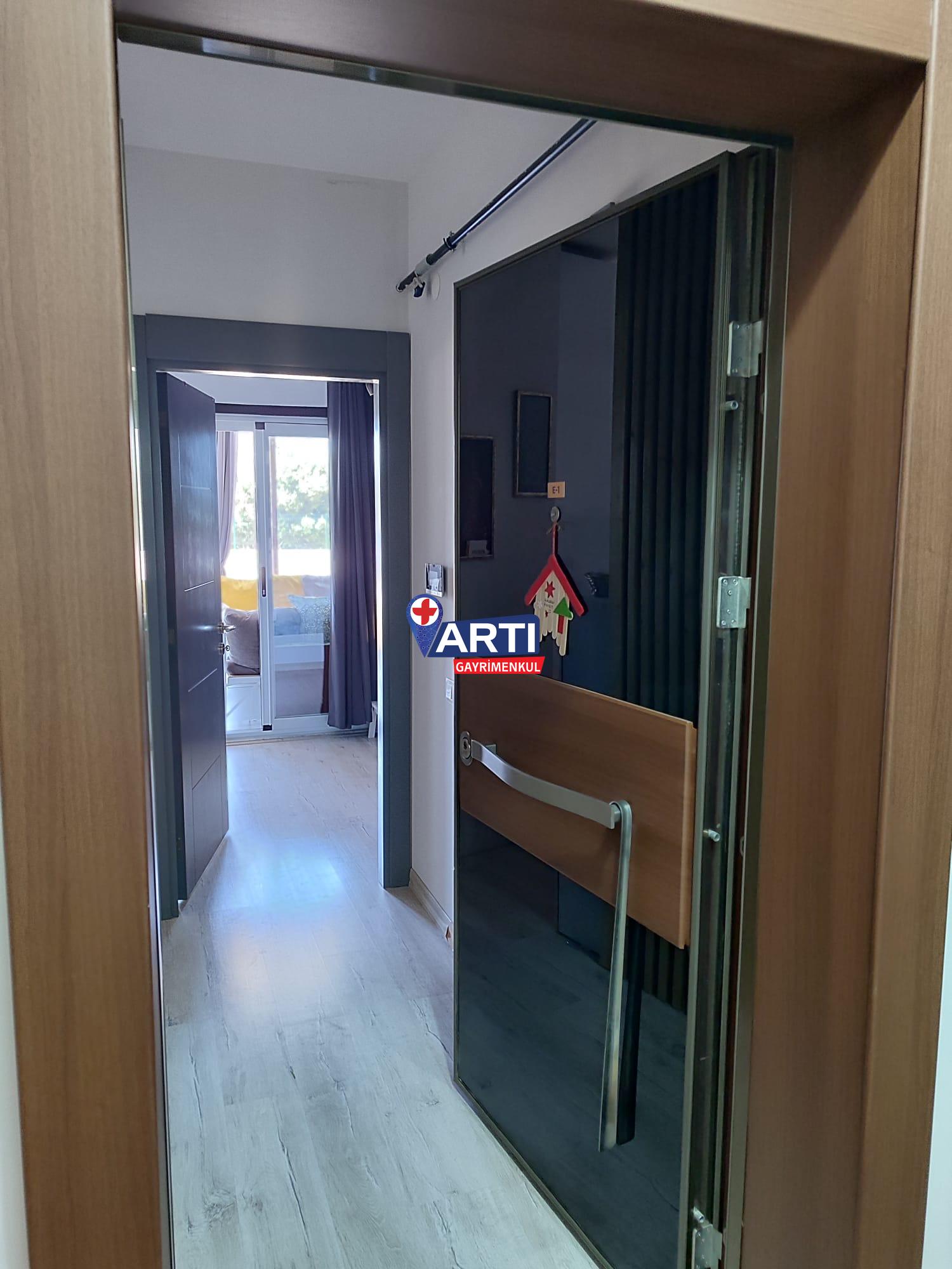 ARTI GAYRIMENKUL’DEN KORUKENT SİTESİNDE EŞYALI SATILIK 1+1