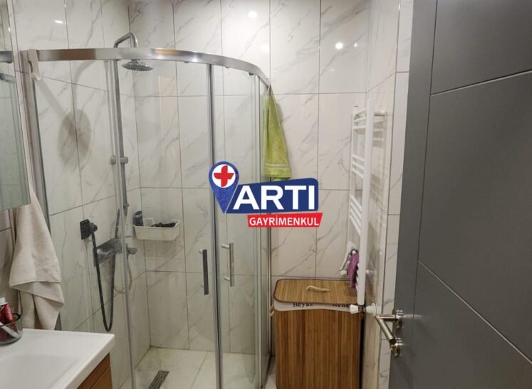 ARTI GAYRIMENKUL’DEN KORUKENT SİTESİNDE EŞYALI SATILIK 1+1