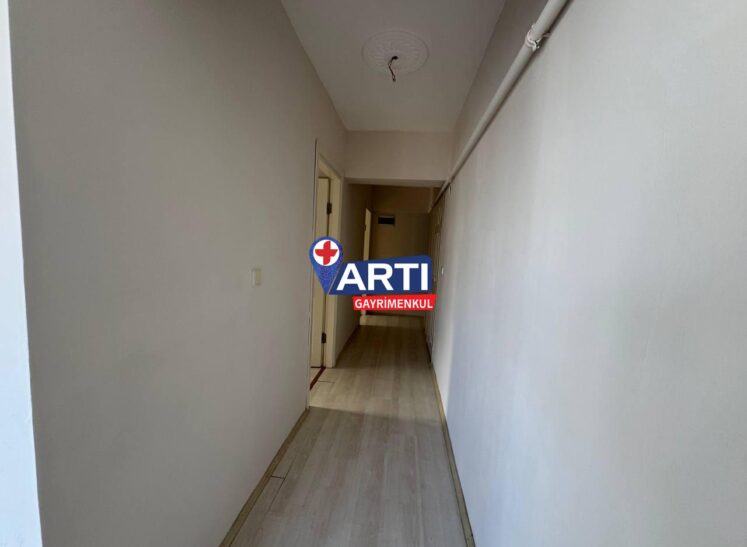 ARTI GAYRİMENKUL'DEN TROİA PALACE SİTESİNDE SATILIK 2+1 DAİRE