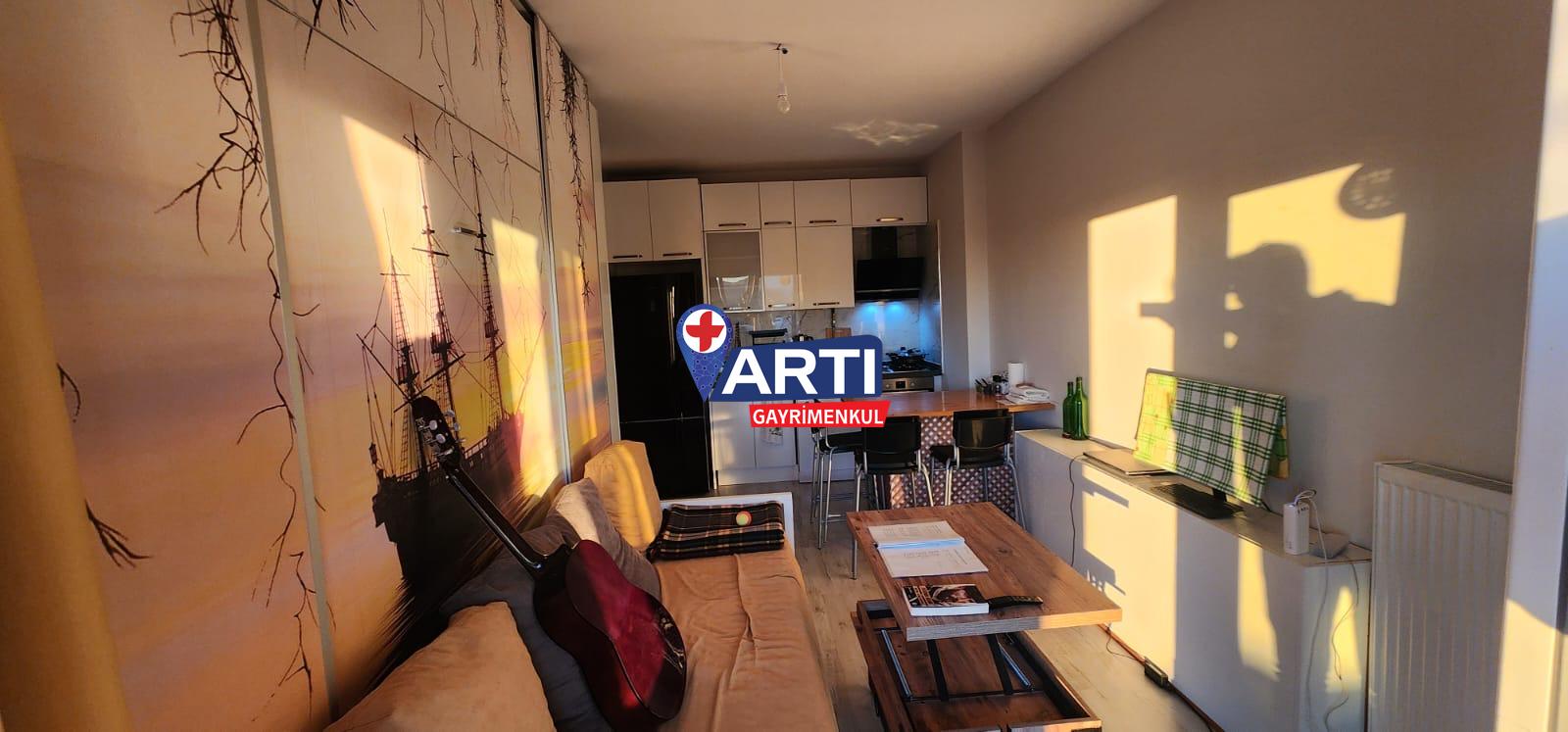 ARTI GAYRIMENKUL’DEN KORUKENT SİTESİNDE EŞYALI SATILIK 1+1