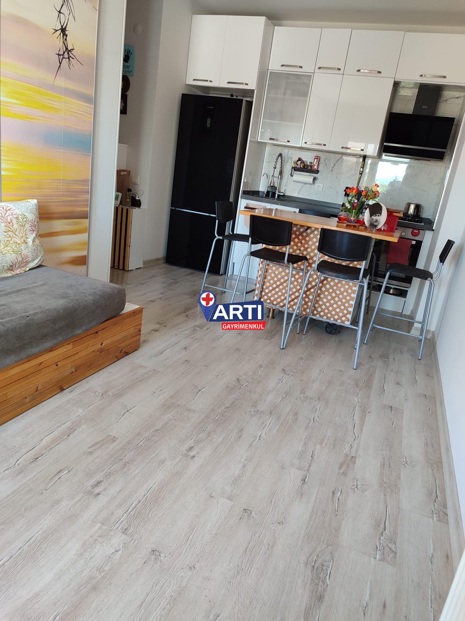 ARTI GAYRIMENKUL’DEN KORUKENT SİTESİNDE EŞYALI SATILIK 1+1